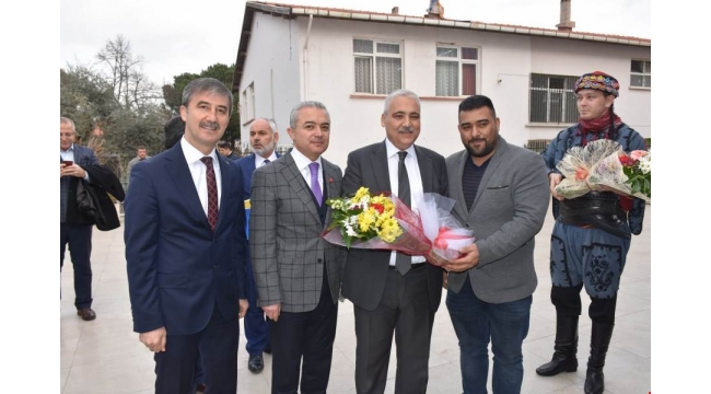 Manisa Valisi Güvençer, 2018 Yılı 2. Muhtarlar Toplantısını Turgutlu'da Yaptı